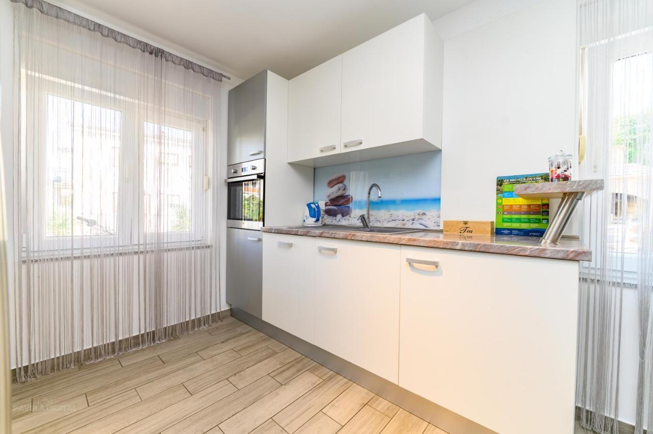 Apartments Maksim And Timon Đảo Krk Ngoại thất bức ảnh